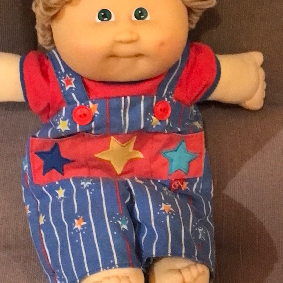 Cabbage Patch doll - Picture 3 of 5
